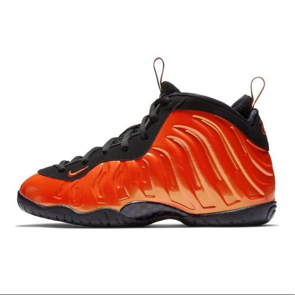 COPY - Nike Kids' Little Posite One Basketball Sh…